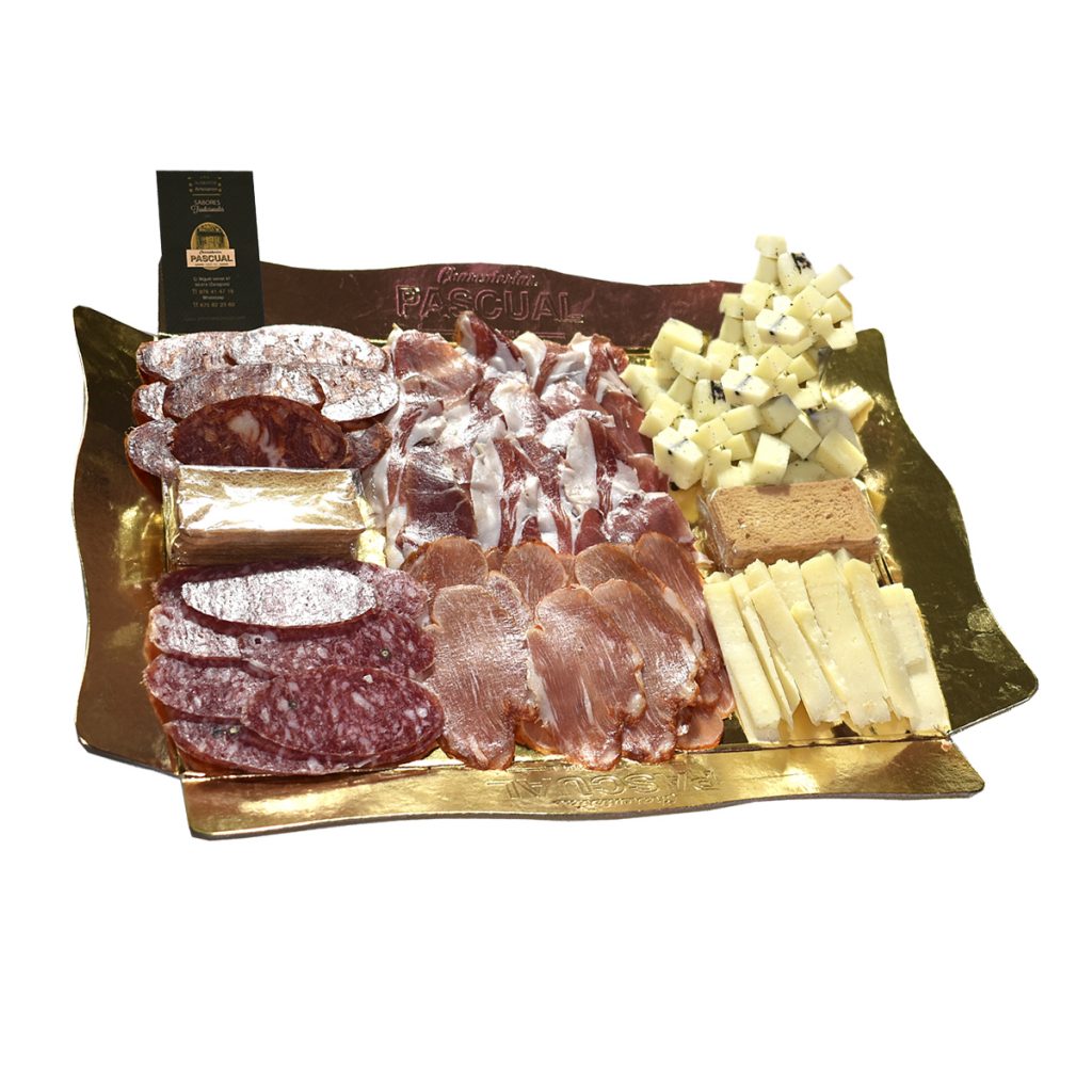 bandeja gourmet en Zaragoza con jamón ibérico, embutidos y quesos preparada para regalar o compartir